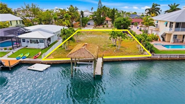 8061 Lagoon RD, Fort Myers Beach, FL 33931