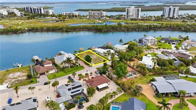8061 Lagoon RD, Fort Myers Beach, FL 33931