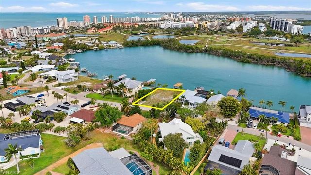 8061 Lagoon RD, Fort Myers Beach, FL 33931