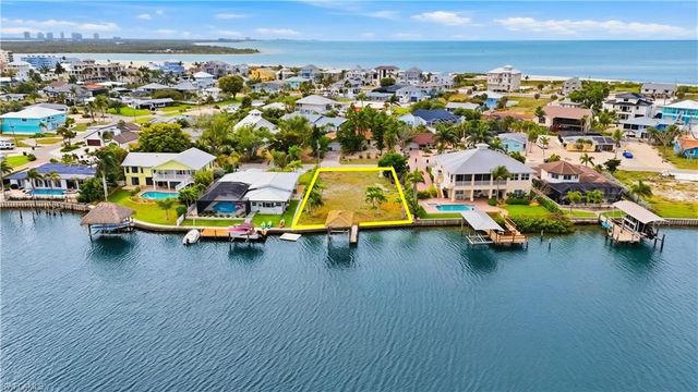 8061 Lagoon RD, Fort Myers Beach, FL 33931