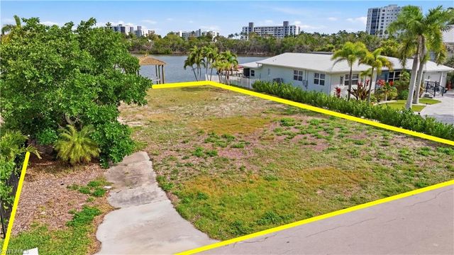 8061 Lagoon RD, Fort Myers Beach, FL 33931