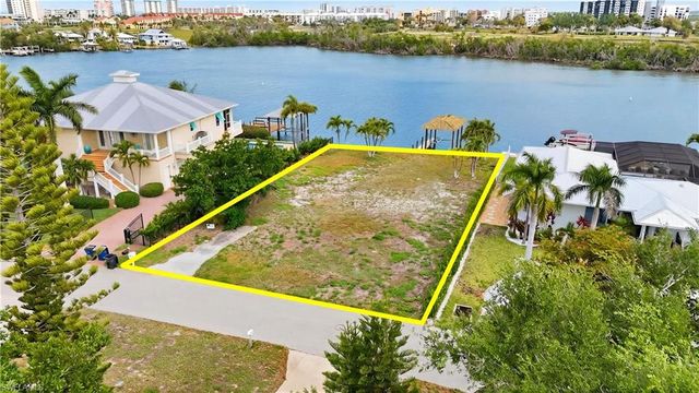 8061 Lagoon RD, Fort Myers Beach, FL 33931