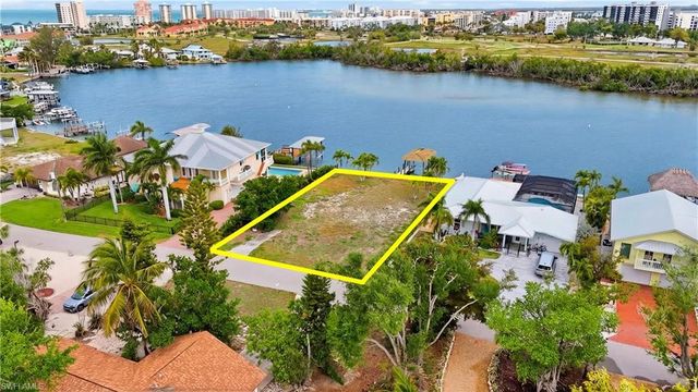 8061 Lagoon RD, Fort Myers Beach, FL 33931