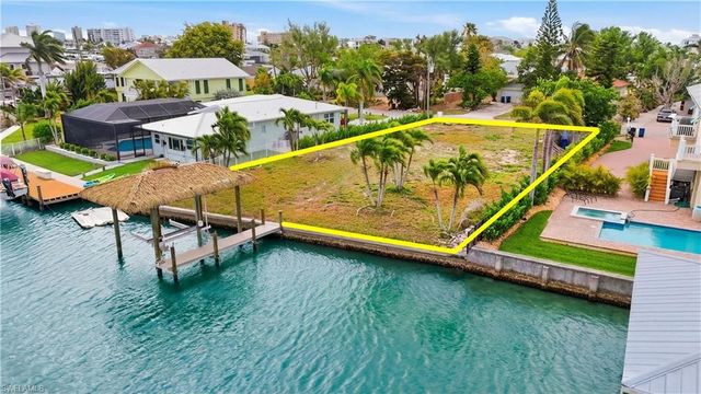 8061 Lagoon RD, Fort Myers Beach, FL 33931