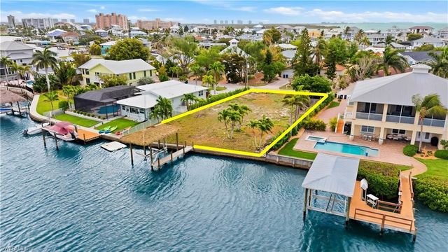 8061 Lagoon RD, Fort Myers Beach, FL 33931