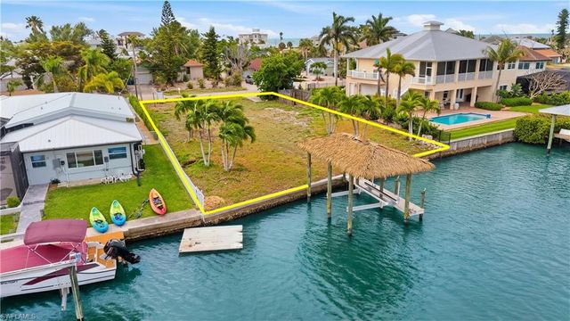 8061 Lagoon RD, Fort Myers Beach, FL 33931