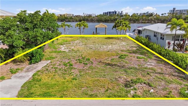 8061 Lagoon RD, Fort Myers Beach, FL 33931