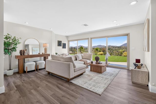 17287 Regalo Ln, San Diego, CA 92128
