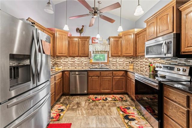 129 NW 251st Road, Clinton, MO 64735