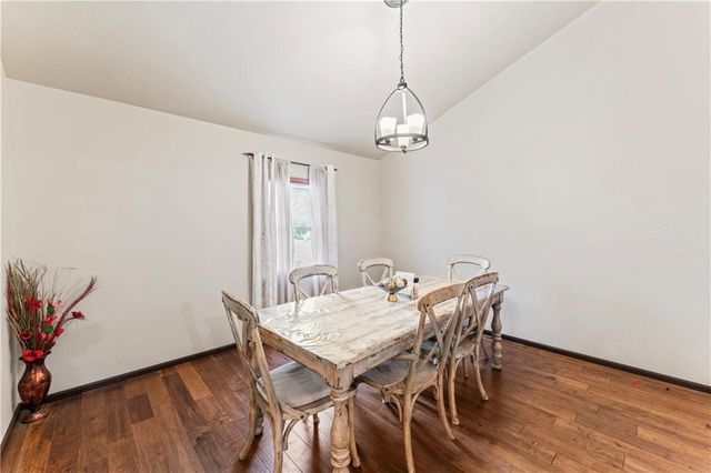 129 NW 251st Road, Clinton, MO 64735