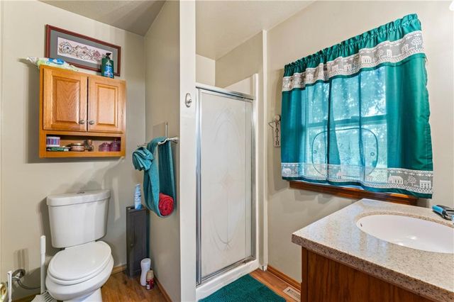 129 NW 251st Road, Clinton, MO 64735