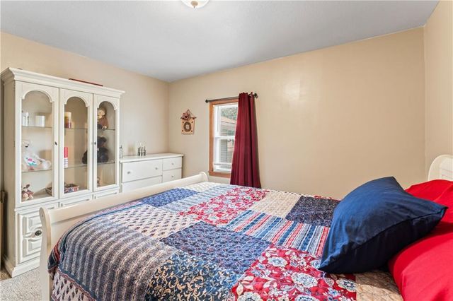 129 NW 251st Road, Clinton, MO 64735