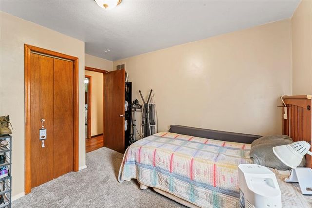 129 NW 251st Road, Clinton, MO 64735