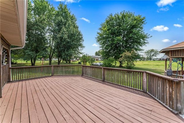 129 NW 251st Road, Clinton, MO 64735