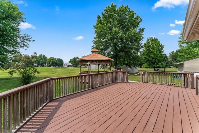 129 NW 251st Road, Clinton, MO 64735