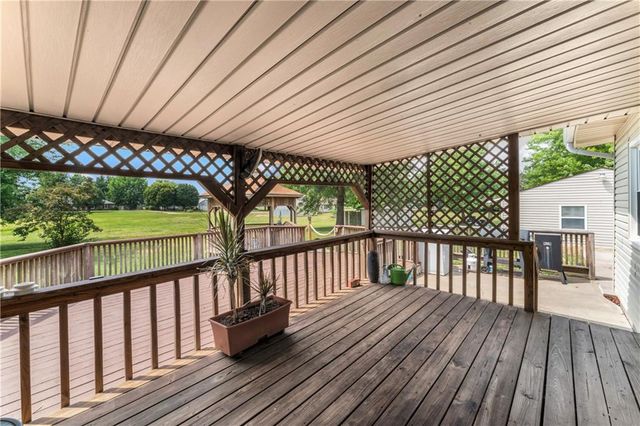 129 NW 251st Road, Clinton, MO 64735