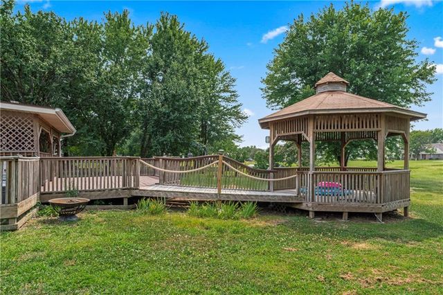 129 NW 251st Road, Clinton, MO 64735