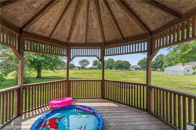 129 NW 251st Road, Clinton, MO 64735