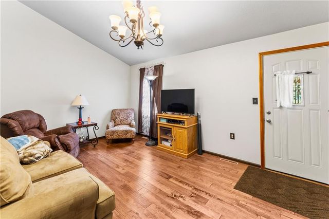 129 NW 251st Road, Clinton, MO 64735