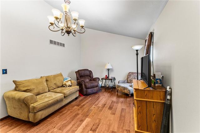 129 NW 251st Road, Clinton, MO 64735