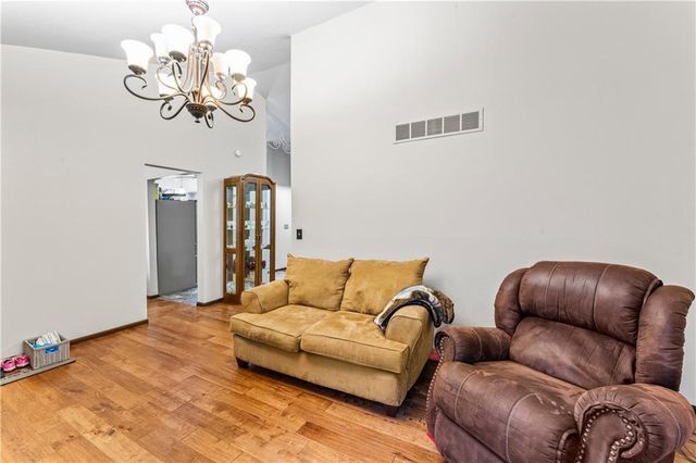 129 NW 251st Road, Clinton, MO 64735