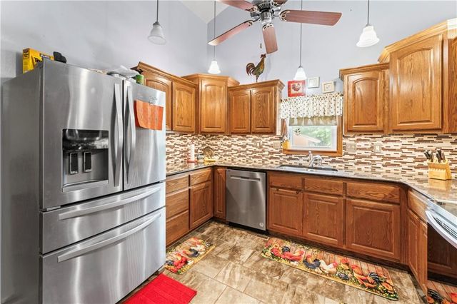 129 NW 251st Road, Clinton, MO 64735