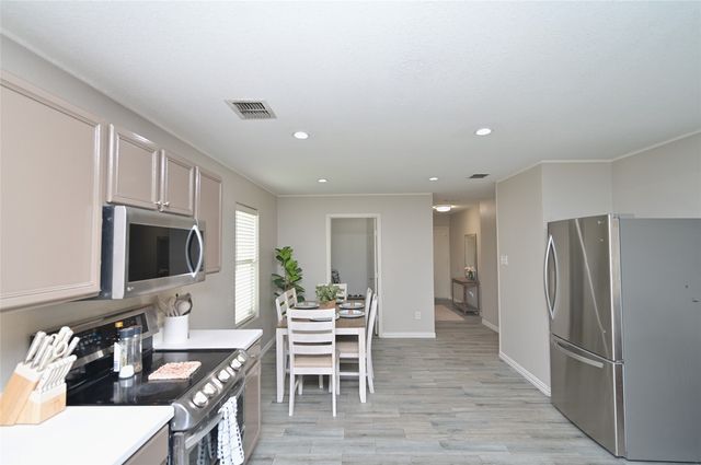 6701 Waterhill Lane, Fort Worth, TX 76179