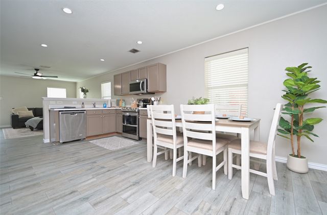 6701 Waterhill Lane, Fort Worth, TX 76179