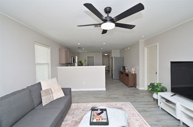 6701 Waterhill Lane, Fort Worth, TX 76179