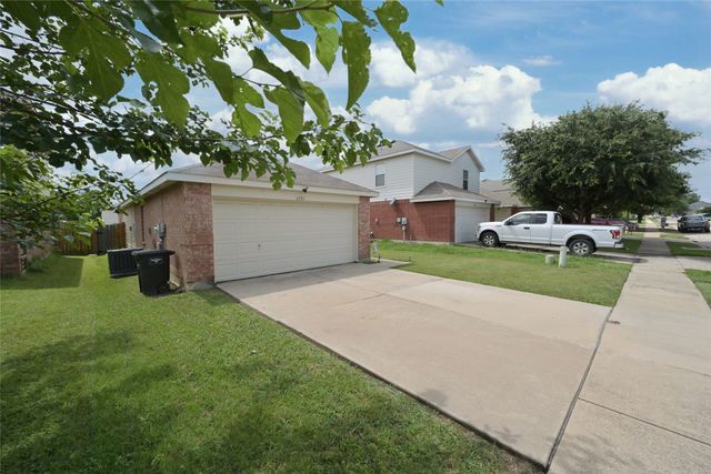 6701 Waterhill Lane, Fort Worth, TX 76179