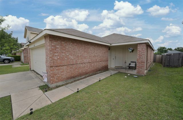 6701 Waterhill Lane, Fort Worth, TX 76179
