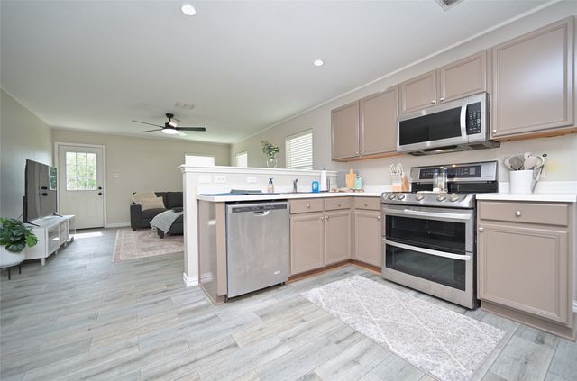 6701 Waterhill Lane, Fort Worth, TX 76179