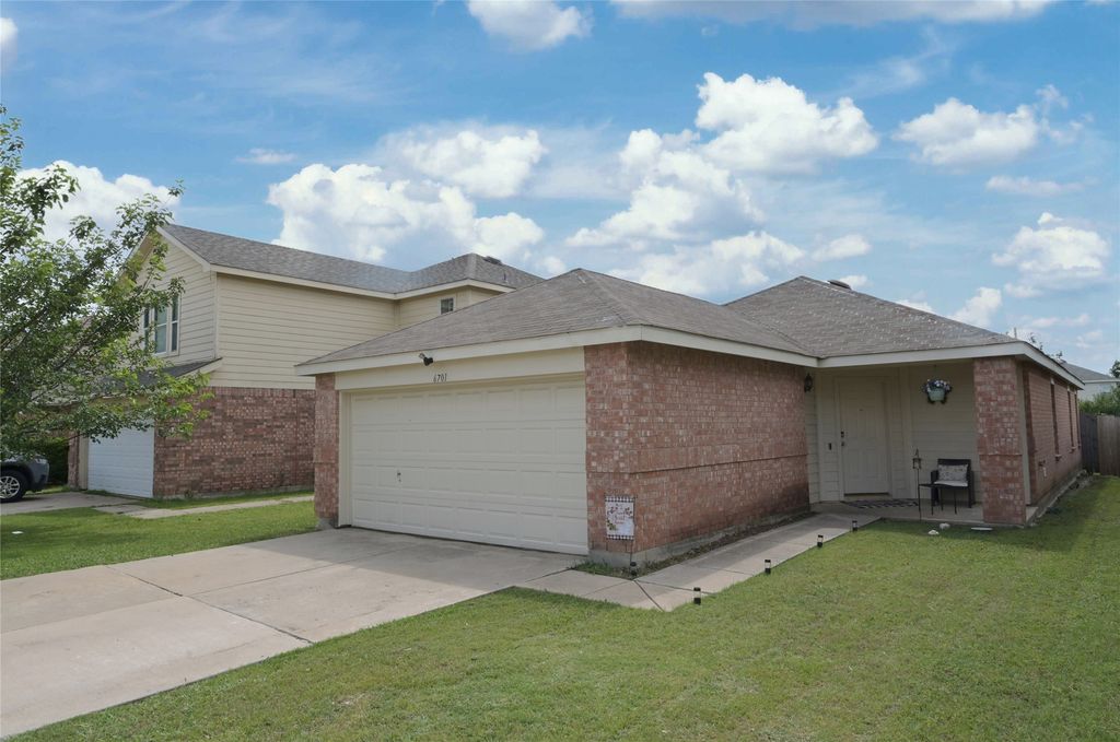 6701 Waterhill Lane, Fort Worth, TX 76179