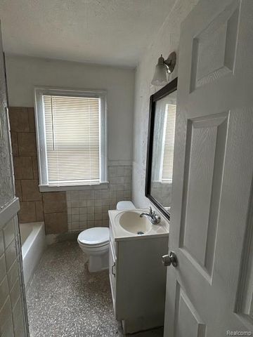 2376 Leslie Street, Detroit, MI 48238