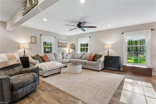 55 Cedar RD, Poquoson, VA 23662