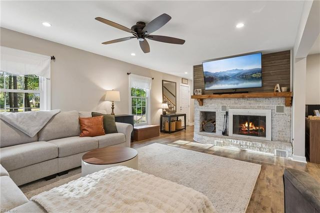 55 Cedar RD, Poquoson, VA 23662