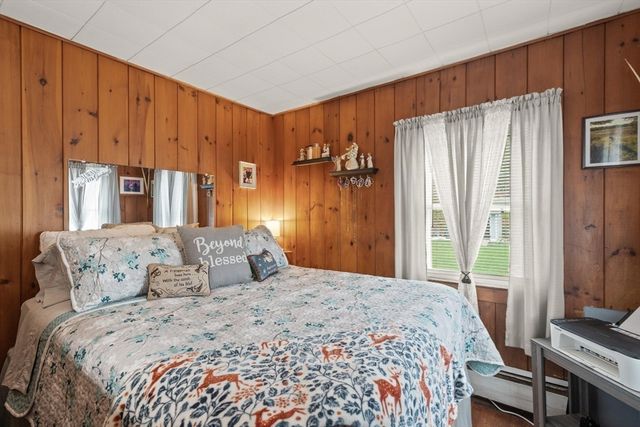 104 W Pond Rd, Plymouth, MA 02360