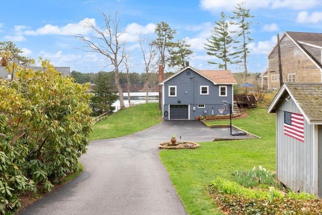104 W Pond Rd, Plymouth, MA 02360