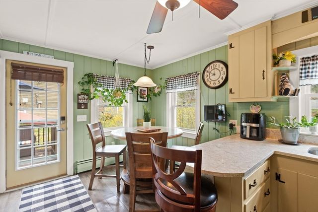 104 W Pond Rd, Plymouth, MA 02360