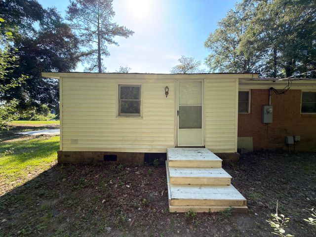 2515 Elizabeth Drive, Dalzell, SC 29040