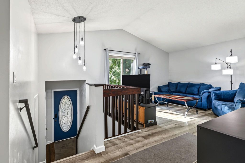 16781 Jonquil Trail, Lakeville, MN 55044 — photo 2