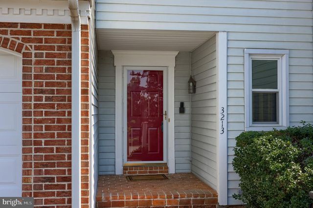 3213 PINEWYN CIR, Lancaster, PA 17601