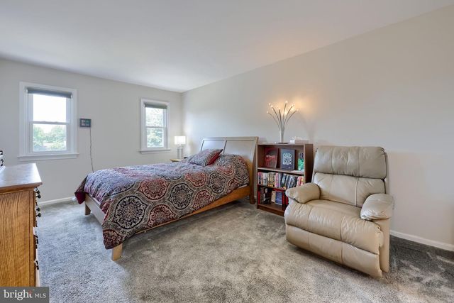 3213 PINEWYN CIR, Lancaster, PA 17601