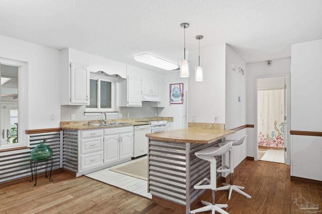 7506 N Shores Dr, Navarre, FL 32566