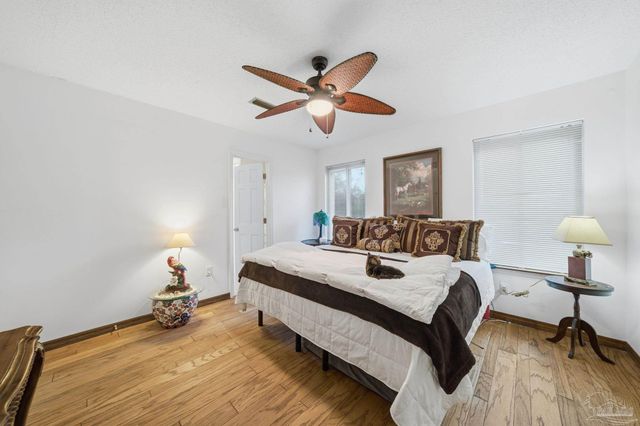 7506 N Shores Dr, Navarre, FL 32566