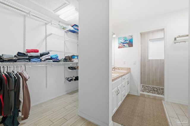 7506 N Shores Dr, Navarre, FL 32566