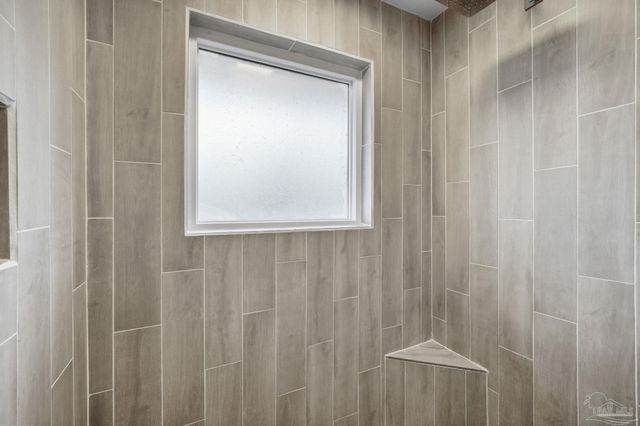 7506 N Shores Dr, Navarre, FL 32566