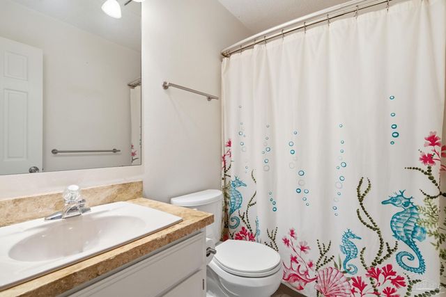 7506 N Shores Dr, Navarre, FL 32566