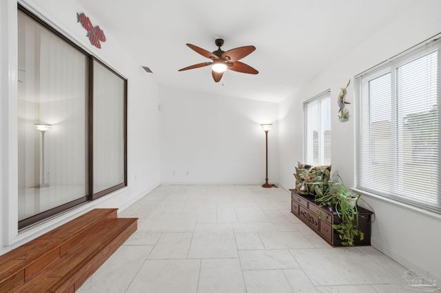 7506 N Shores Dr, Navarre, FL 32566