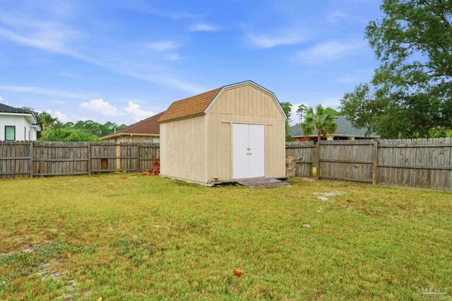 7506 N Shores Dr, Navarre, FL 32566